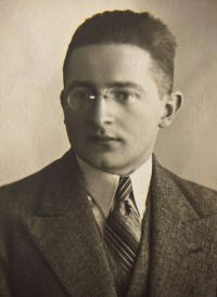 Illustration for article titled Did Polish cryptographers crack the Nazi Enigma code before Alan Turing?